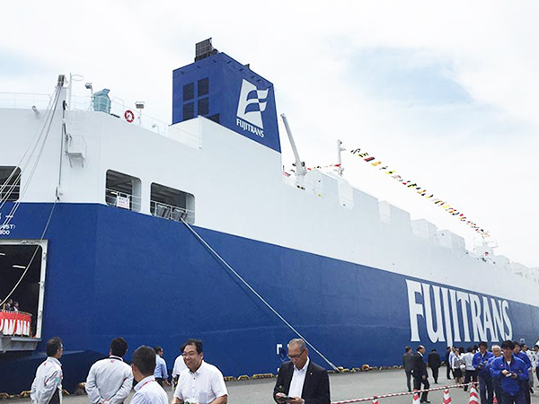自動車運搬船「いずみ丸」の就航披露見学会に参加